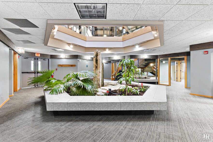 More Photos Of 970 McHenry Ave, Crystal Lake Medical For Sale