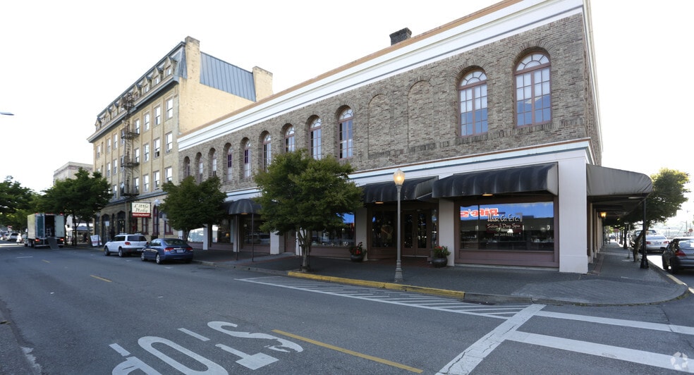 More Photos Of 196 Anderson Ave, Coos Bay Office For Lease