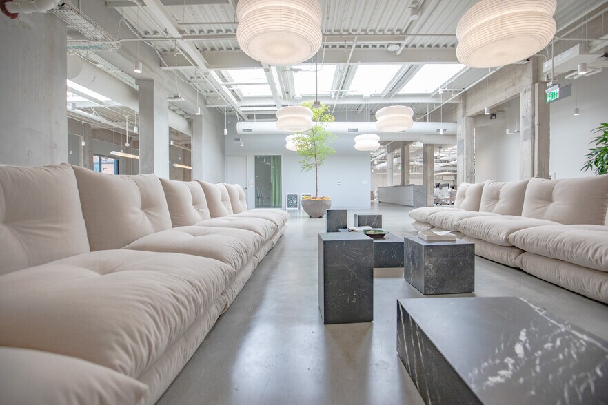 More Photos Of 3101-3102W Exposition Blvd, Los Angeles Office For Lease