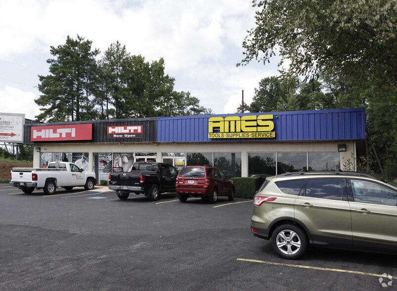 More Photos Of 1080 N Cobb Pky, Marietta Freestanding For Lease