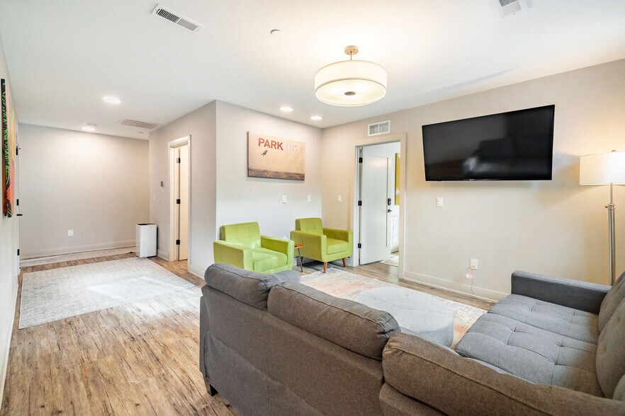 More Photos Of 830 Henry St, Ann Arbor Apartments For Sale