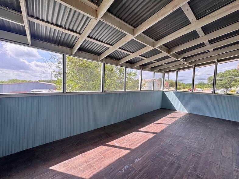 More Photos Of 1278 Bandera Rd, San Antonio General Retail For Sale