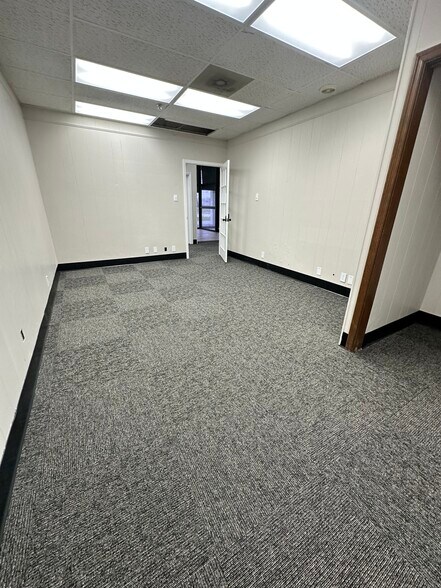 More Photos Of 1618 E 9th St, Hopkinsville Office For Lease