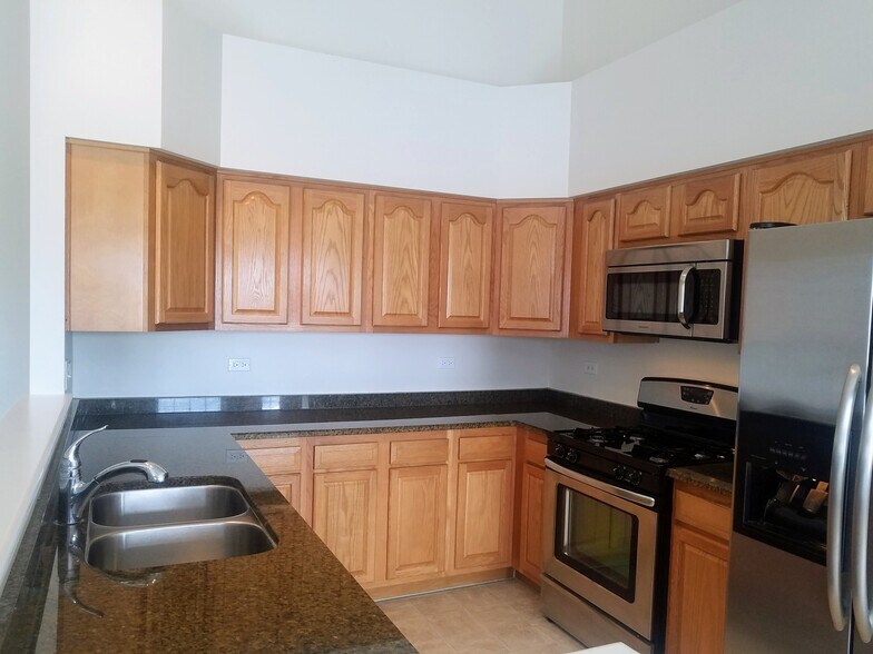 More Photos Of 7250 W 157th St, Orland Park Apartments For Sale