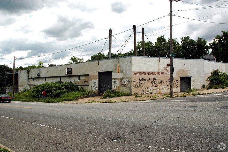 Primary Photo Of 1950 E Logan St, Philadelphia Warehouse For Sale
