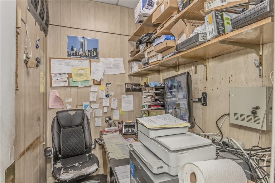 More Photos Of 535 Vanderbilt Ave, Staten Island Carwash For Sale