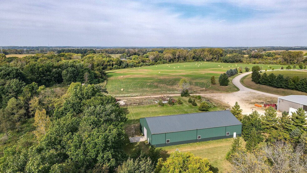 More Photos Of 2601 Iverson Rd, Stoughton Warehouse For Lease