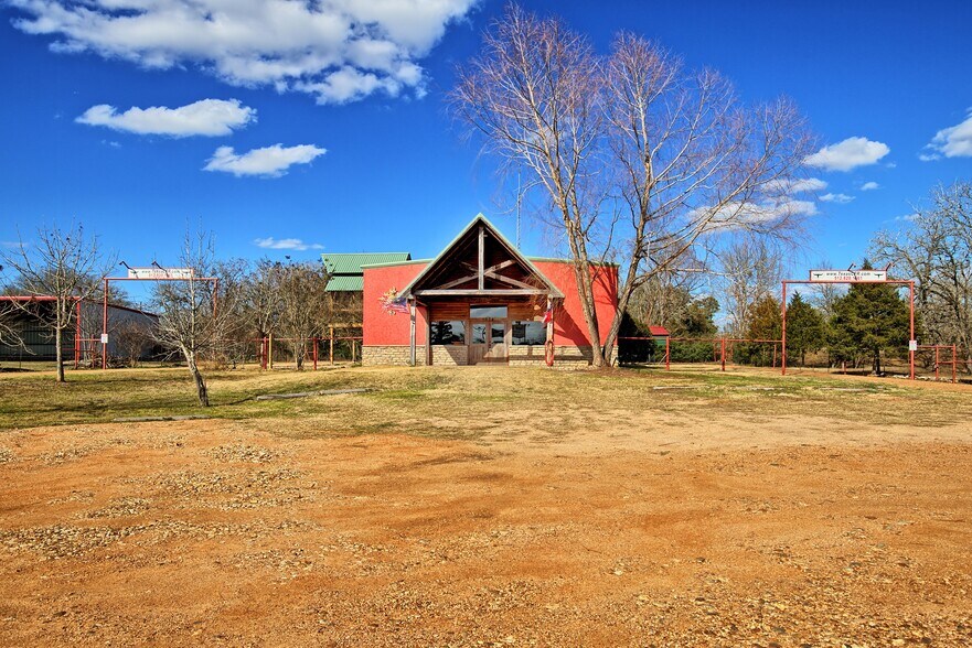 More Photos Of 1374 State Hwy 71, Bastrop Flex For Lease