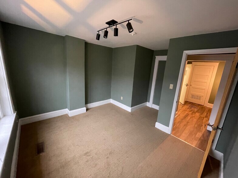 More Photos Of 1309 W Main St, Richmond Storefront Retail Office For Lease