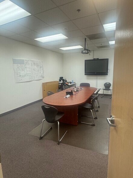 More Photos Of 1459 NW Sundial Rd, Troutdale Warehouse For Lease