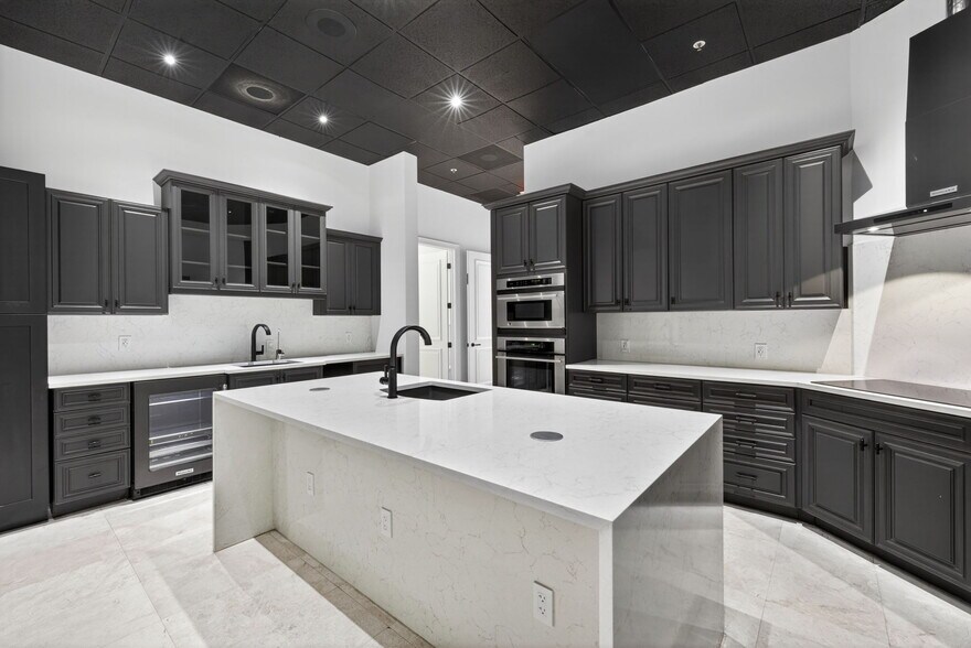 More Photos Of 3820 Via Del Rey, Bonita Springs Medical For Sale