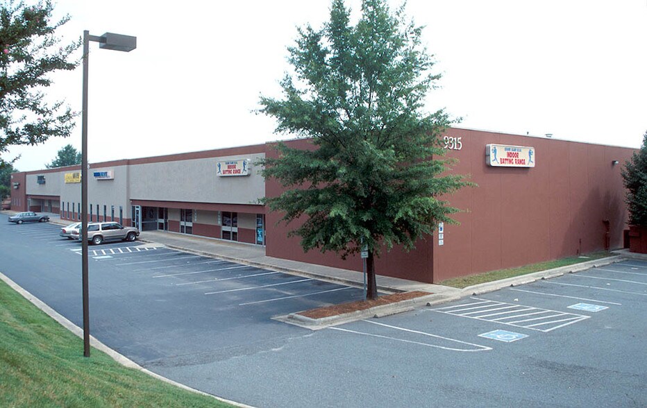 More Photos Of 9129 MONROE Rd, Charlotte Unknown For Lease