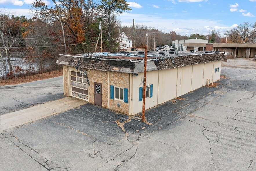 More Photos Of 679 Linwood Ave, Whitinsville Freestanding For Sale