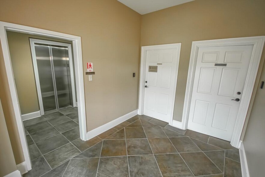 More Photos Of 200 Gause Blvd, Slidell Office For Sale