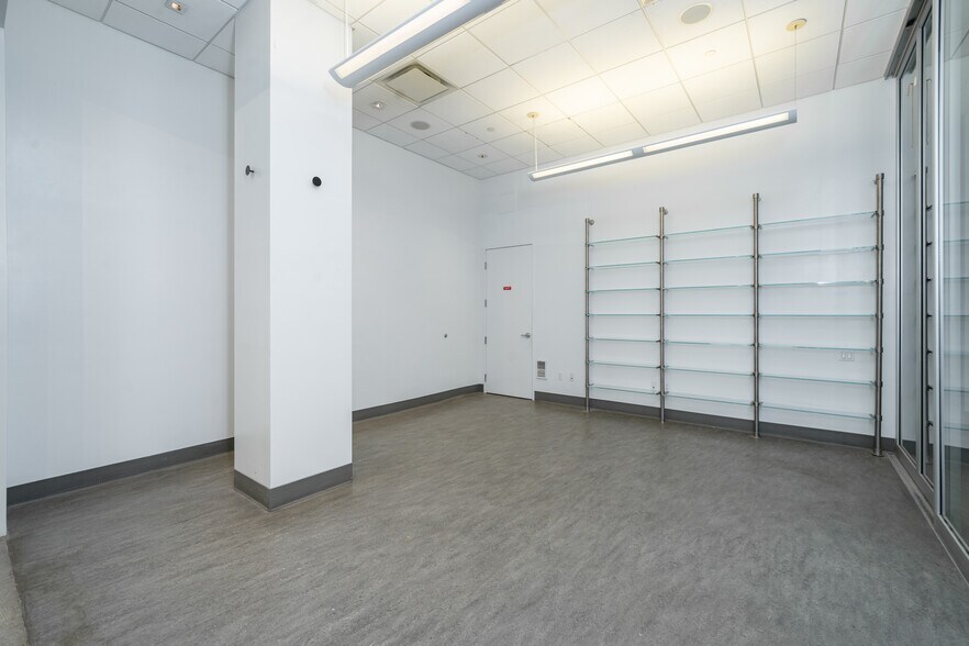 More Photos Of 140 W 22nd St, New York Apartments For Sale