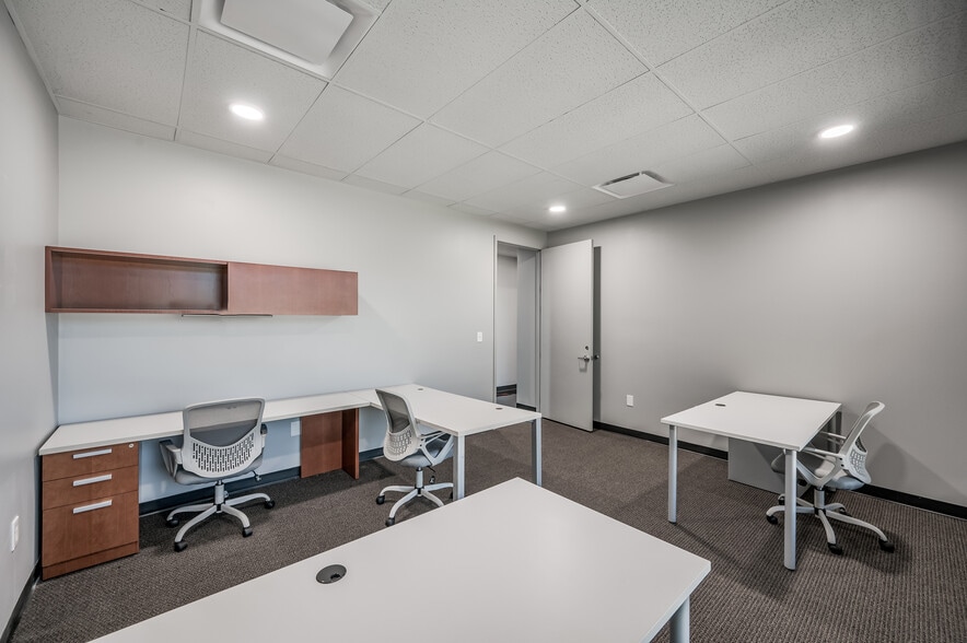 More Photos Of 21755 N I-45 Fwy, Spring Flex For Sale