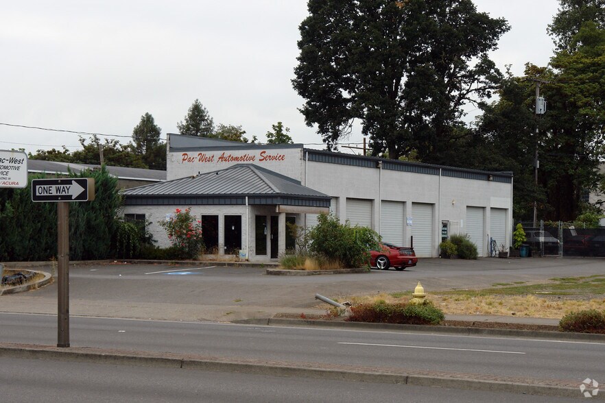 More Photos Of 930 Commercial St NE, Salem General Retail For Sale