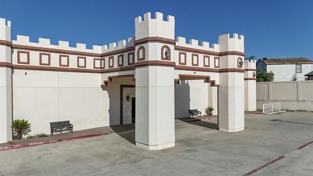 More Photos Of 819 Los Presidentes Ave, Laredo Storefront Retail Office For Sale