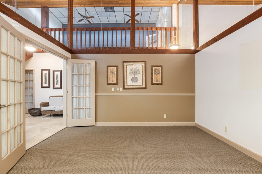 More Photos Of 5499 N Federal Hwy, Boca Raton Office For Sale