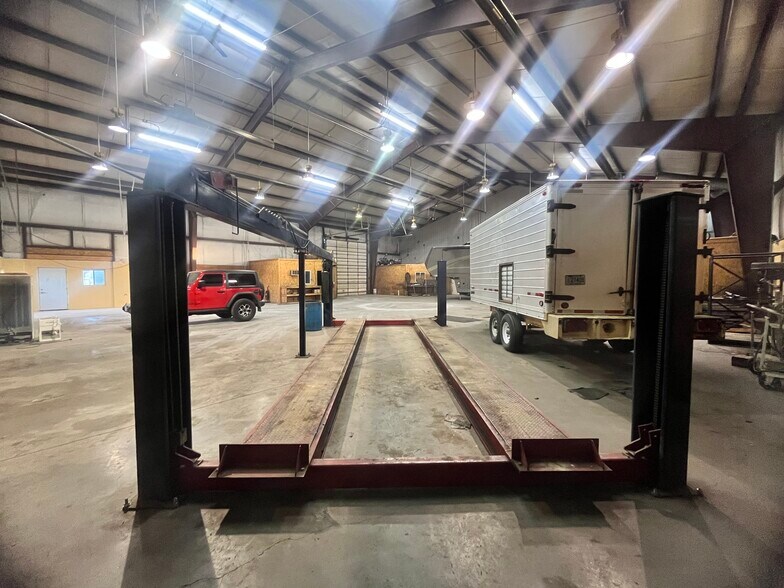More Photos Of 3201 Beale St, Rapid City Warehouse For Lease