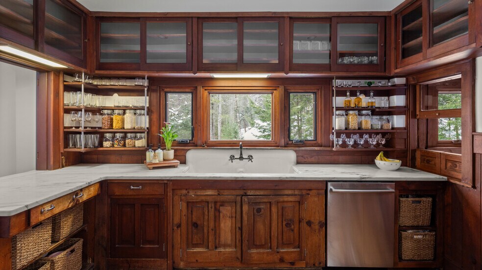 More Photos Of 56 Turner Mill Ln, Stowe Specialty For Sale