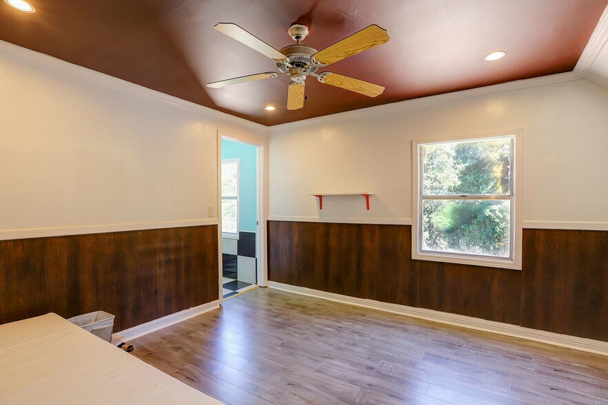 More Photos Of 212 Main St, Sierra City Hotel For Sale