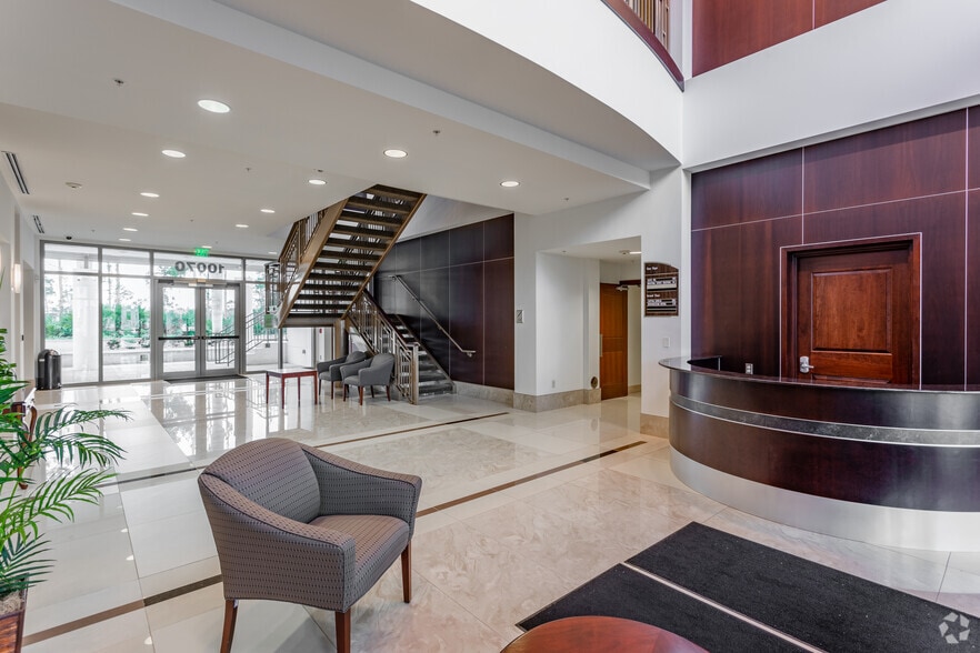 More Photos Of 10070 Daniels Interstate Ct, Fort Myers Office For Lease