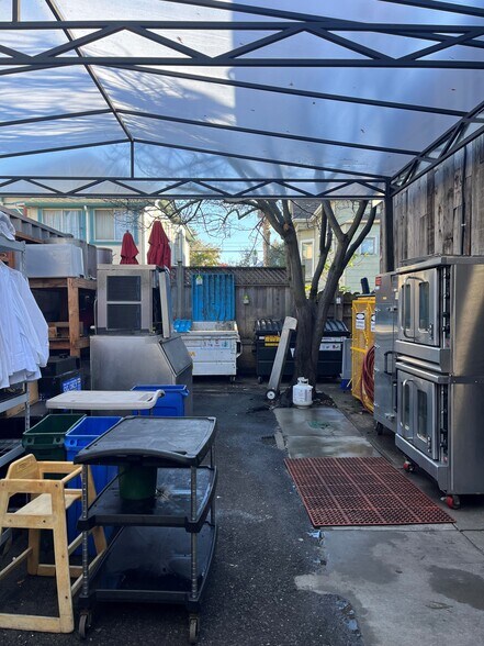 More Photos Of 5862-5872 Doyle St, Emeryville Restaurant For Sale