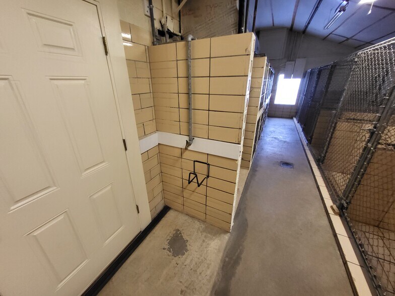 More Photos Of 320 Glebe Rd, Easton Office For Sale