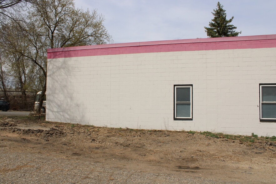 More Photos Of 601 13th Ave S, Hopkins Warehouse For Sale