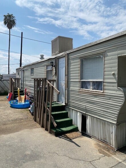 More Photos Of 123 W McCord Ave, Bakersfield Manufactured Housing Mobile Home Park For Sale