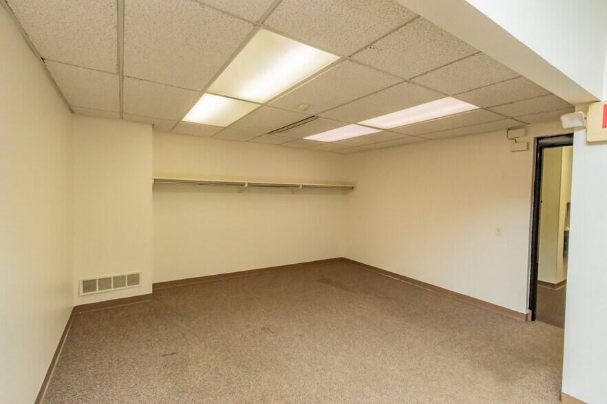 More Photos Of 201 N Jefferson St, Kittanning Medical For Sale