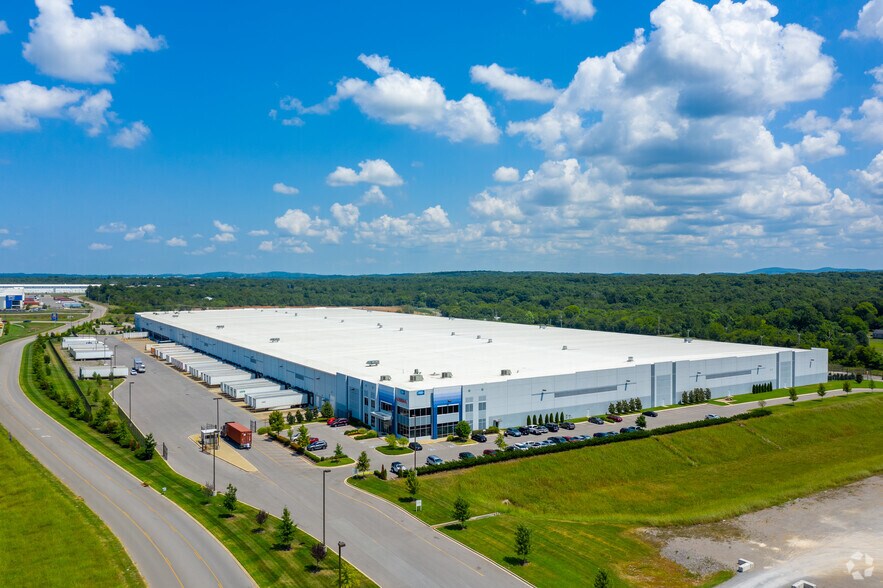 More Photos Of 100 Logistics Dr, Lebanon Distribution For Lease