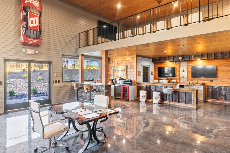 More Photos Of 144 McCrary Rd, Mooresville Flex For Sale