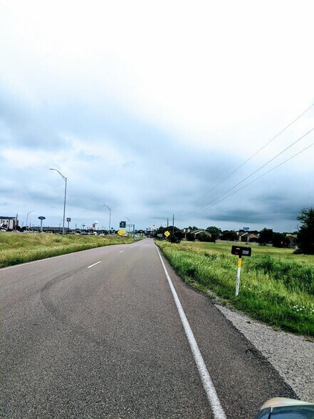 More Photos Of 1105-1207 N Interstate Highway 45, Ennis Land For Sale