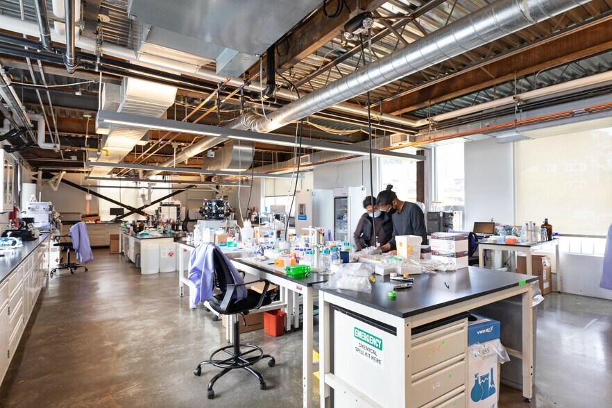 More Photos Of 100 NE Northlake Way, Seattle Office For Sale