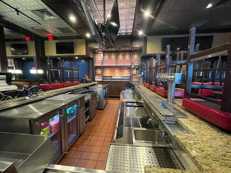 More Photos Of 1022 W 23rd St, Panama City Office Residential For Lease