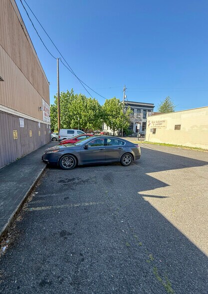 More Photos Of 1032 N Killingsworth St, Portland Storefront Retail Residential For Sale