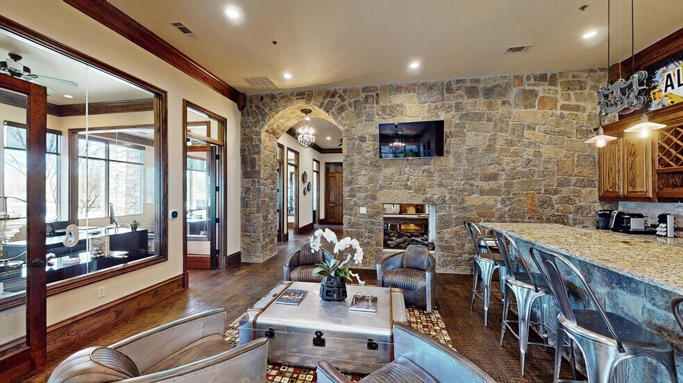 More Photos Of 3000 Village Pky, Highland Village Office For Sale