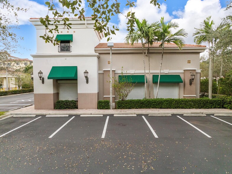 More Photos Of 4471 Weston Rd, Weston Freestanding For Lease