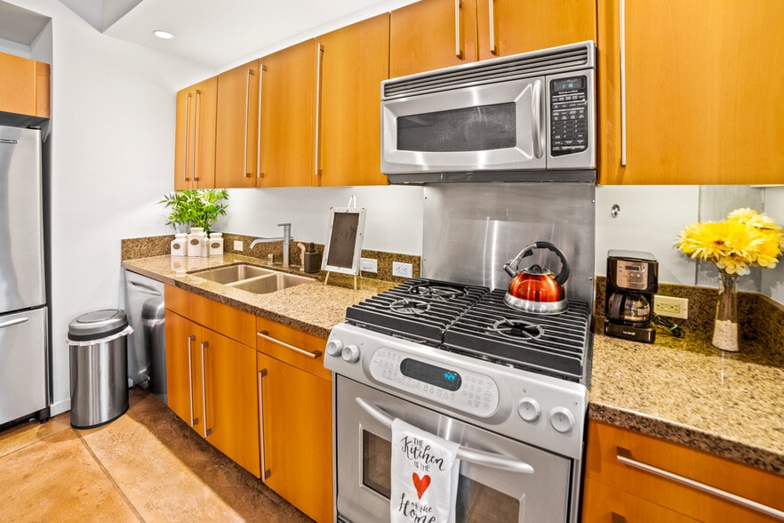 More Photos Of 350 11th Ave, San Diego Apartments For Sale