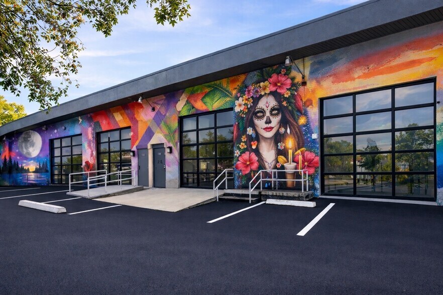 Primary Photo Of 2261-2299 NE 164th St, Aventura Warehouse For Lease