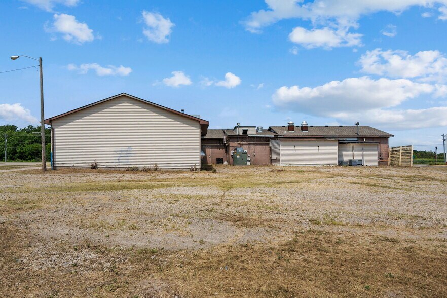 More Photos Of 3401 W Oakland Ave, Austin Truck Stop For Sale