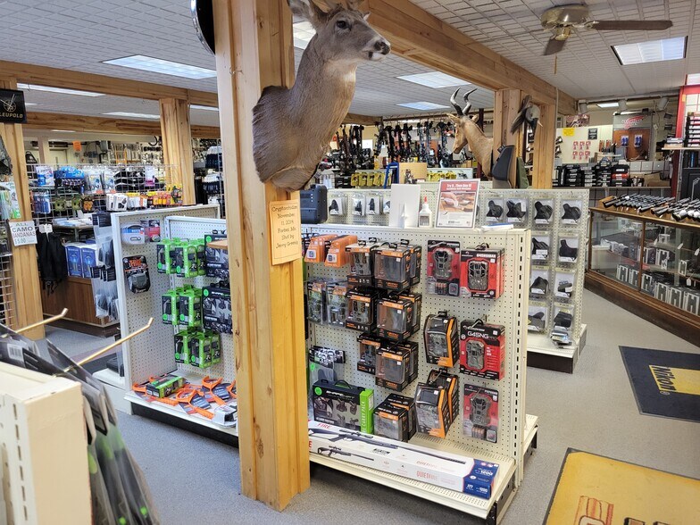 More Photos Of 105 N 3rd Ave, Virginia Storefront For Sale