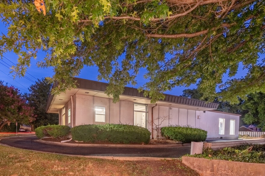 More Photos Of 10101 Lorain Ave, Silver Spring Medical For Sale