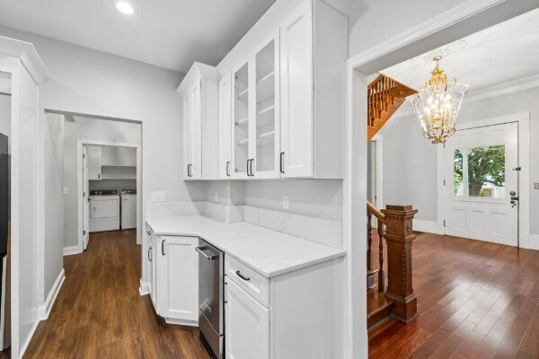 More Photos Of 728 S Spring St, Manchester Specialty For Sale