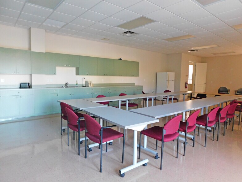 More Photos Of 372-390 N Babcock St, Melbourne Medical For Lease