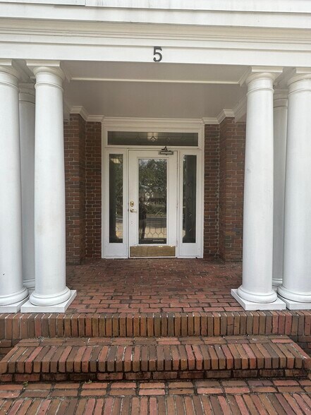 More Photos Of 5 Clifford Dr, Shalimar Office For Sale