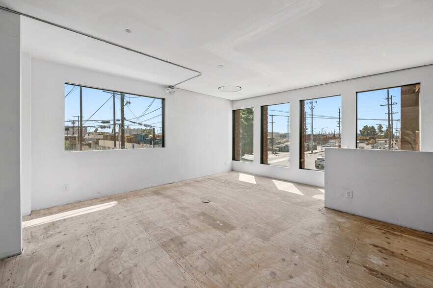 More Photos Of 1509 Mateo St, Los Angeles Office Residential For Sale