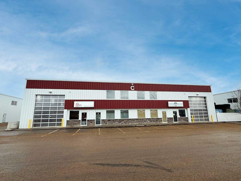 More Photos Of 37 Burnt Basin St, Red Deer County Industrial For Lease